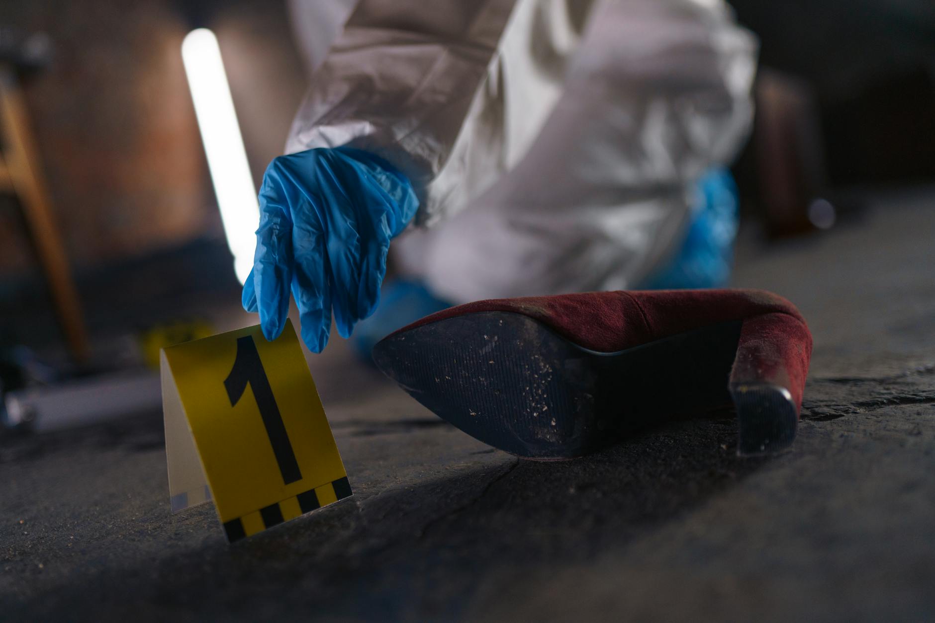 5 Types of Evidence Crime Scene Contamination Can Compromise