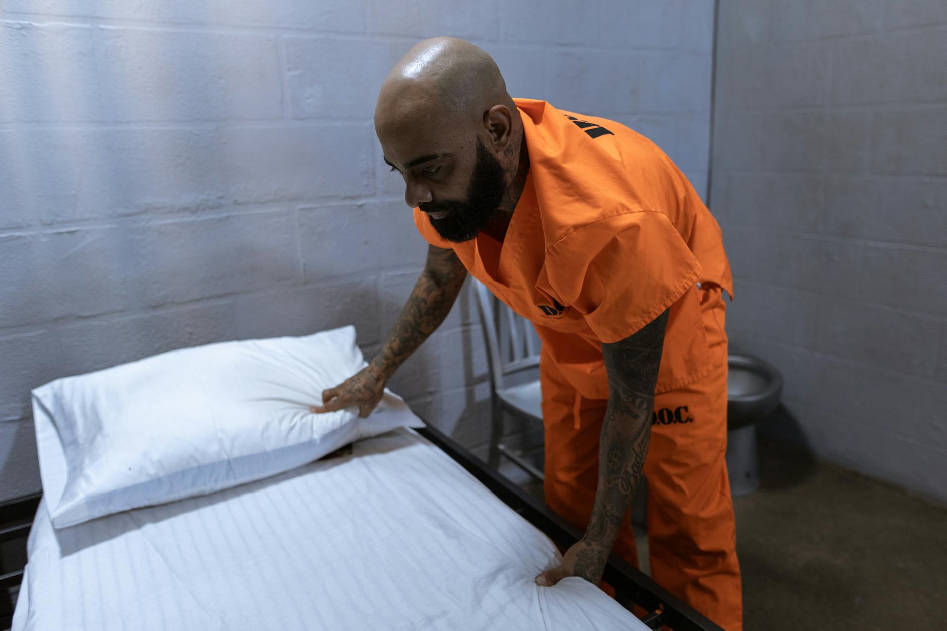 New Study Reveals 70% of Prisoners Wear Labels for 4 Years or More